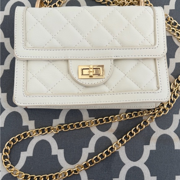 Quilted Crossbody Bag White with Gold Chain Strap - Picture 2 of 16